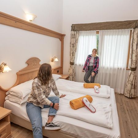 Wellness Hotel Lupo Bianco Canazei Eksteriør bilde