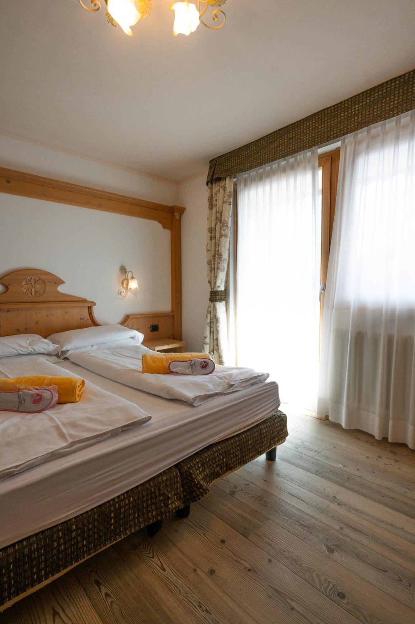Wellness Hotel Lupo Bianco Canazei Eksteriør bilde